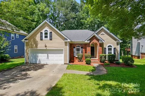 4612 Saxonbury Way, Charlotte, NC 28269