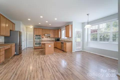 4392 Sunset Rose Dr, Fort Mill, SC 29708 photo 4