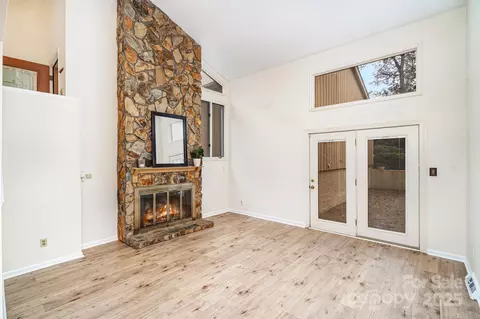 4025 Ivystone Ct, Charlotte, NC 28277