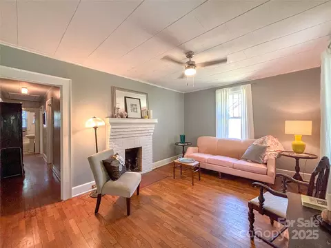 436 8th Avenue Nw Dr NW, Hickory, NC 28601 photo 4