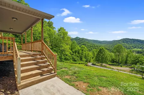 254 Union Dr, Canton, NC 28716
