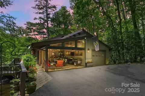 676 Schaffer Rd, Boone, NC 28607 photo 3