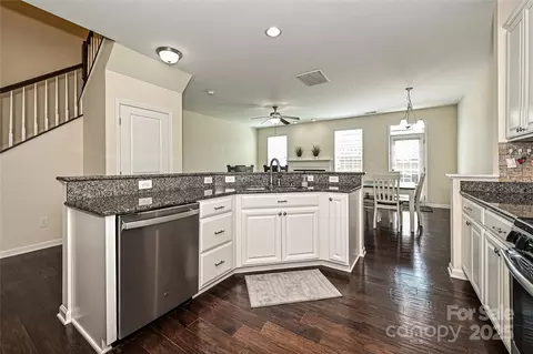 Kitchen - 1329 Jacemans Way, Cornelius, NC 28031 photo 5 of 5