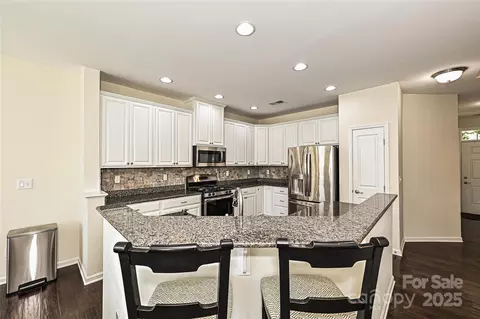 Kitchen - 1329 Jacemans Way, Cornelius, NC 28031 photo 2 of 5