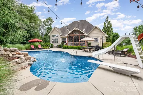 6057 Erie View Ct, Denver, NC 28037