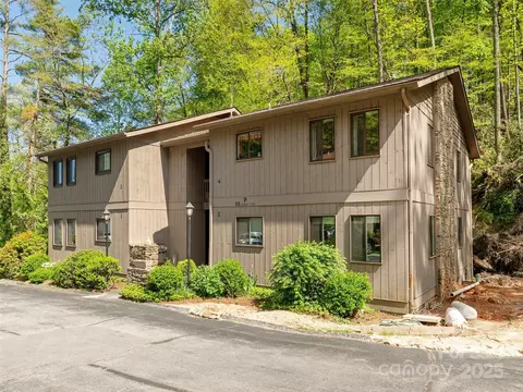 55 Lake 4p Dr #4P, Laurel Park, NC 28739