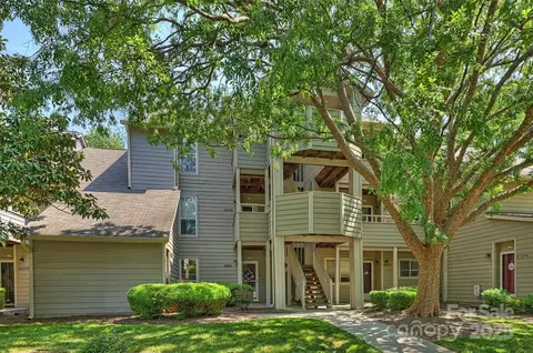 2533 Stockbridge Dr, Charlotte, NC 28210
