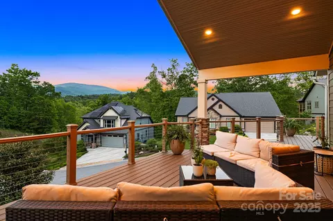 Exterior - 15 Ledgestone Dr, Fairview, NC 28730 photo 1 of 10