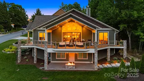 15 Ledgestone Dr, Fairview, NC 28730