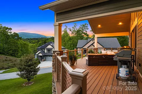 Exterior - 15 Ledgestone Dr, Fairview, NC 28730 photo 2 of 10