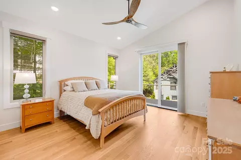 Bedroom - 15 Ledgestone Dr, Fairview, NC 28730 photo 1 of 4