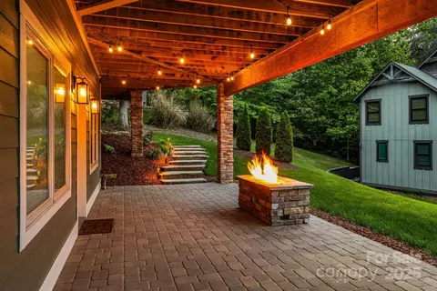 Exterior - 15 Ledgestone Dr, Fairview, NC 28730 photo 5 of 10