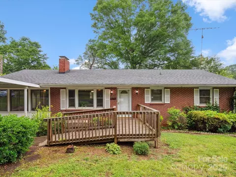 1008 Midway Dr, Gastonia, NC 28054