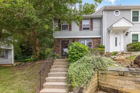 7304 Pebblestone Dr, Charlotte, NC 28212