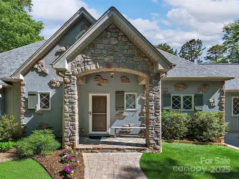 92 Island View Ct, Mill Spring, NC 28756 photo 4
