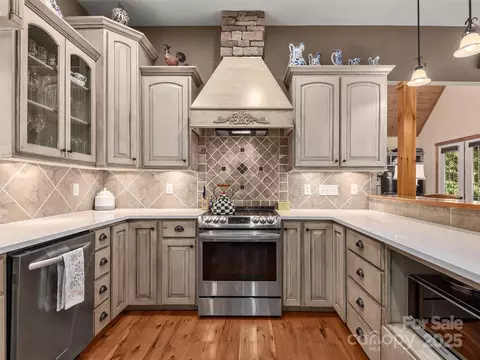 92 Island View Ct, Mill Spring, NC 28756 photo 14