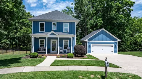 1067 33rd Avenue Ne Loop NE, Hickory, NC 28601