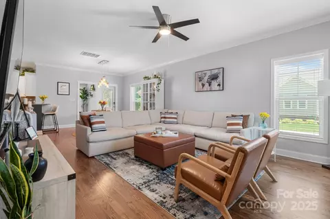 1067 33rd Avenue Ne Loop NE, Hickory, NC 28601 photo 4