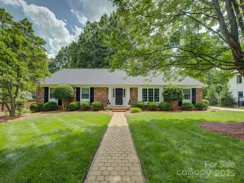 6116 Springhouse Ln, Charlotte, NC 28211