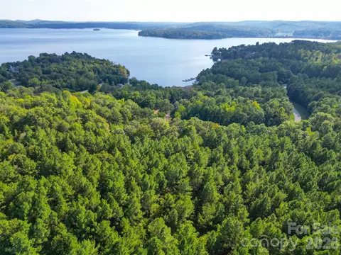 222 Mallard Dr, New London, NC 28127