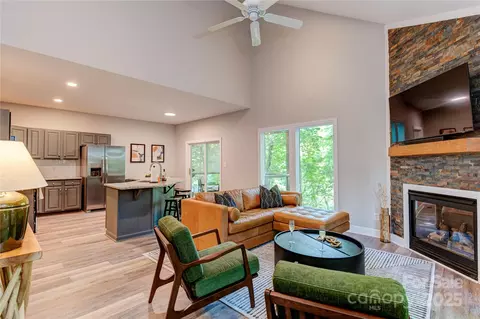 145 Inn At Crestwood Dr, Boone, NC 28607