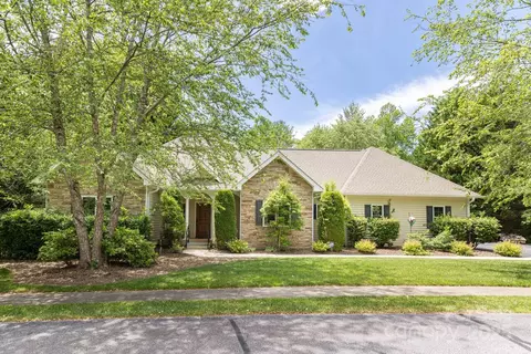 190 Jonathan Creek Dr, Etowah, NC 28729
