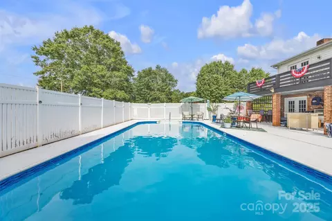 1 Plaza Dr, Granite Falls, NC 28630