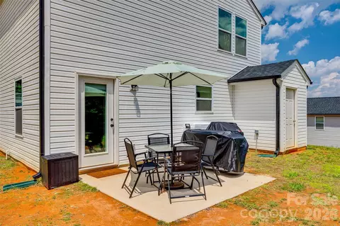 Exterior - 415 Kickapoo Ave, Gastonia, NC 28056 photo 3 of 4