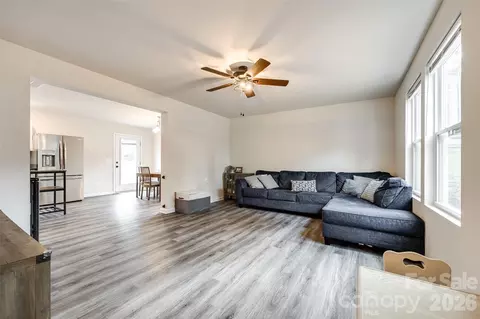Living - 415 Kickapoo Ave, Gastonia, NC 28056 photo 1 of 3