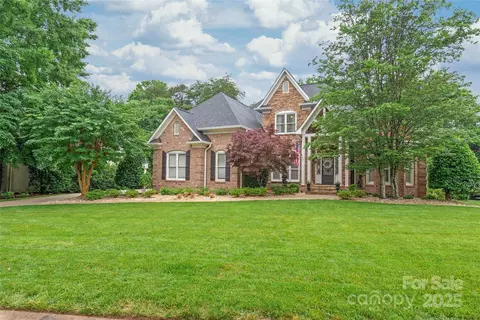 7018 Dowington Dr, Charlotte, NC 28277