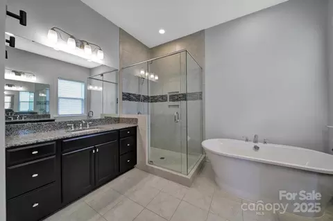Bath - 3255 Split Rail Ln, Lancaster, SC 29720 photo 2 of 5