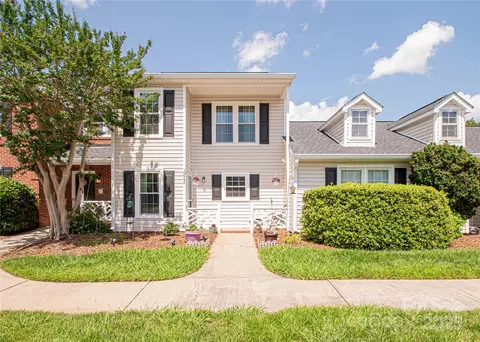 10945 Winterbourne Ct, Charlotte, NC 28277