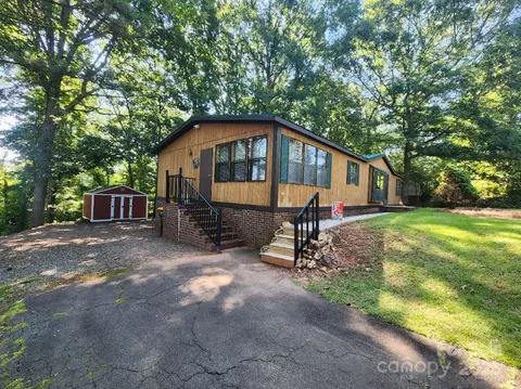 2461 Ridgecrest Dr, Stanley, NC 28164 photo 2