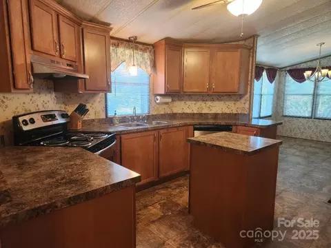 2461 Ridgecrest Dr, Stanley, NC 28164 photo 5