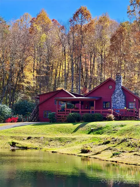 53 Chestnut Ridge Rd, Spruce Pine, NC 28777