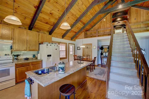53 Chestnut Ridge Rd, Spruce Pine, NC 28777 photo 9