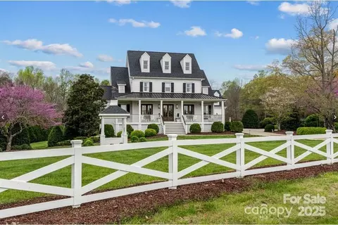 735 Davidson Run Ln, Davidson, NC 28036