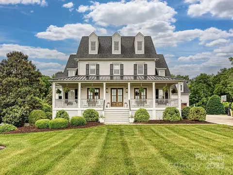 735 Davidson Run Ln, Davidson, NC 28036 photo 2