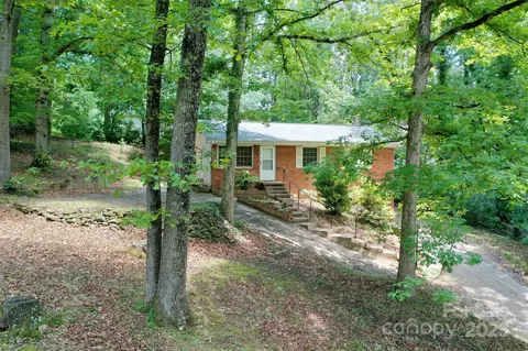 25 Evelake Dr, Asheville, NC 28806