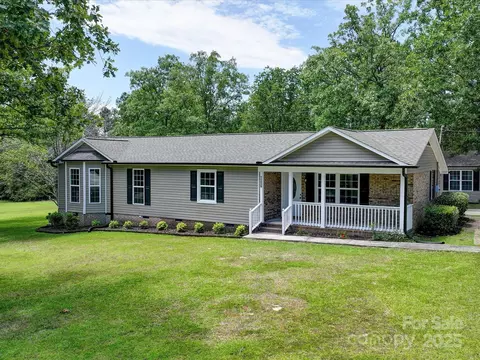 1306 Abbey Ct, Lancaster, SC 29720