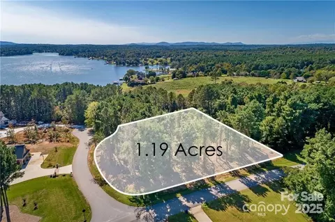 5255 Pier Pointe Dr, Granite Falls, NC 28630