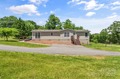 1730 Woodbend Ln, Conover, NC 28613