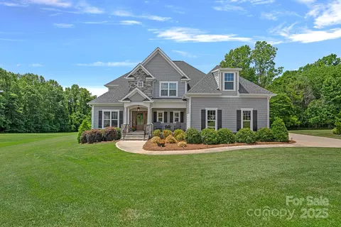 224 Hidden Meadows Dr, Mooresville, NC 28117
