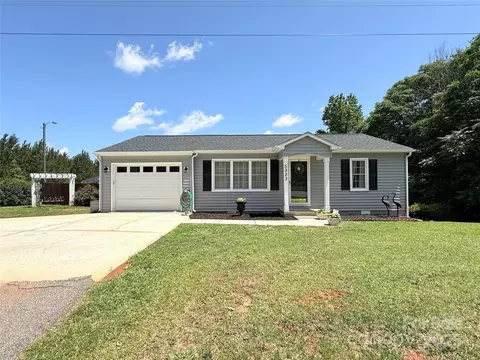 5323 Flat Creek Rd, Heath Springs, SC 29058
