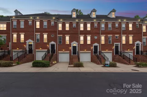 1126 Dean Hall Ln, Matthews, NC 28105