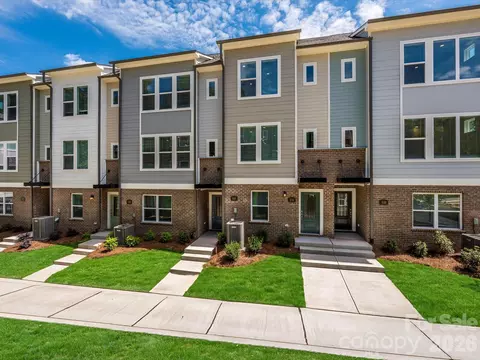 1120 Bismuth Ln, Charlotte, NC 28211