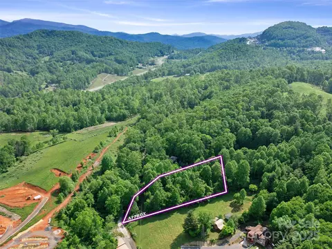 000 Hinson Thomas Rd, Spruce Pine, NC 28777