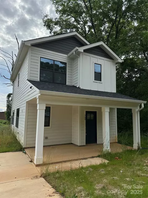 760 3rd Street Sw Pl SW, Hickory, NC 28602