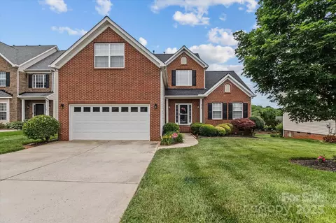 108 Planters Dr, Statesville, NC 28677