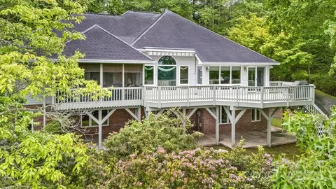 4471 Cove Loop Rd, Hendersonville, NC 28739